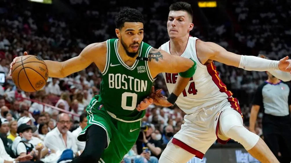 AP Tatum encabezó el ataque de los Celtics