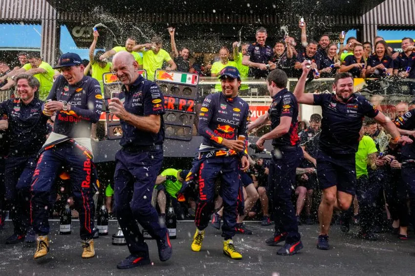 AP Checo Pérez tras el podio en el GP de Barcelona