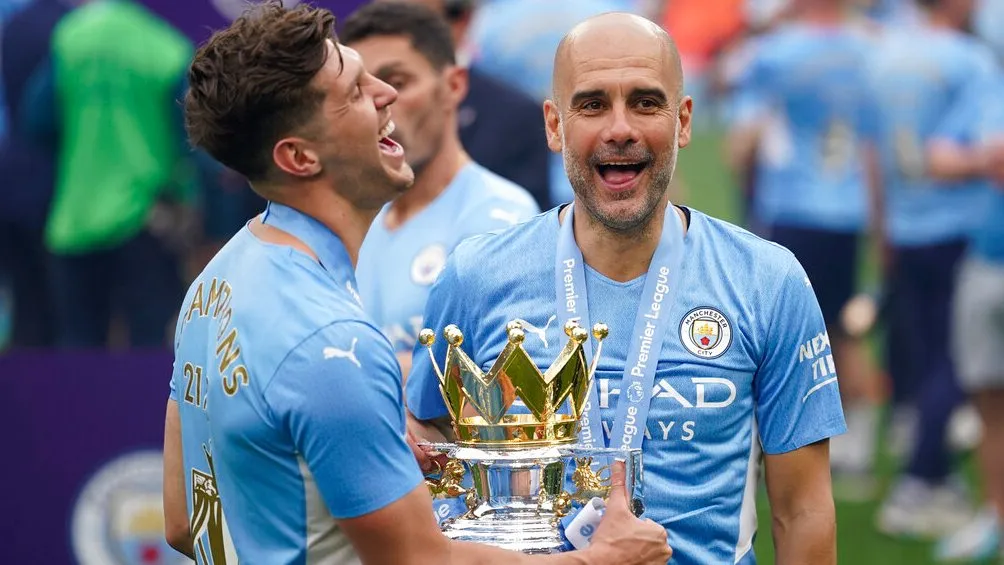 AP Guardiola celebrando la obtención del título con el Manchester City