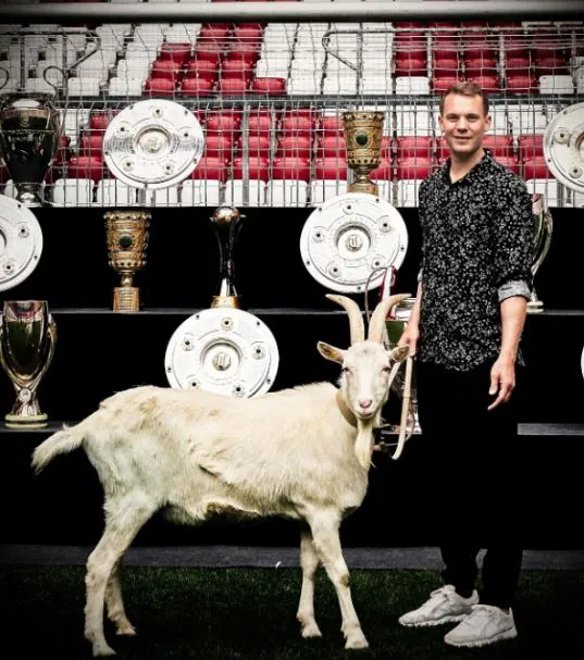 TWITTER @FCBayern Neuer tras anuncio de extensión de contrato