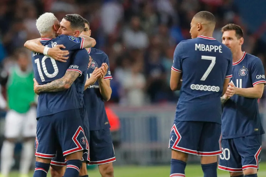 AP Di María en su despedida del PSG