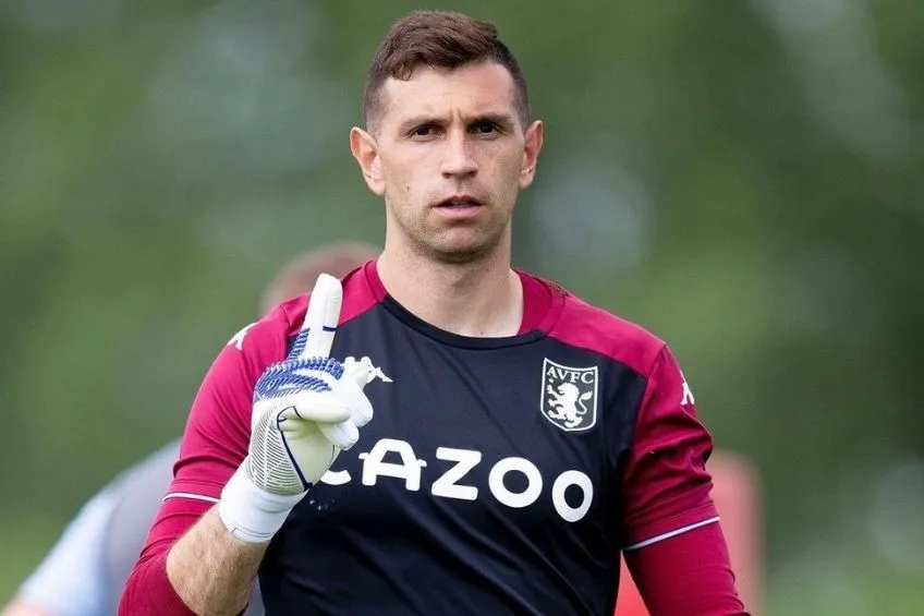 INSTAGRAM: @Emi_Martinez26 Emiliano Martínez entrenando con el Aston Villa