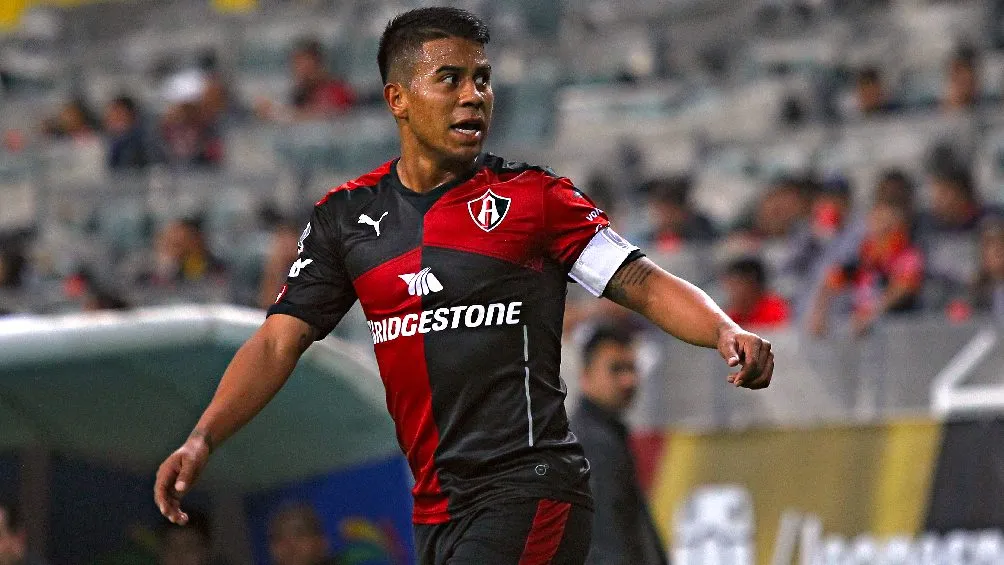 IMAGO7 Juan Carlos Medina jugando partido en Liga MX con el Atlas
