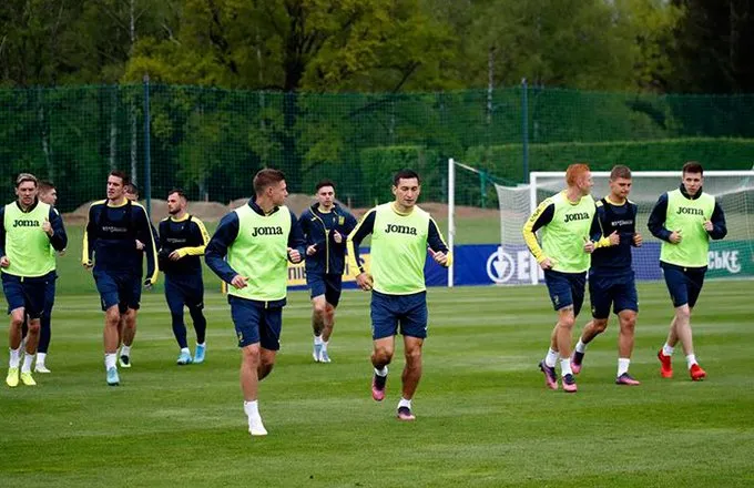 ESPECIAL Jugadores de Ucrania en entrenamiento