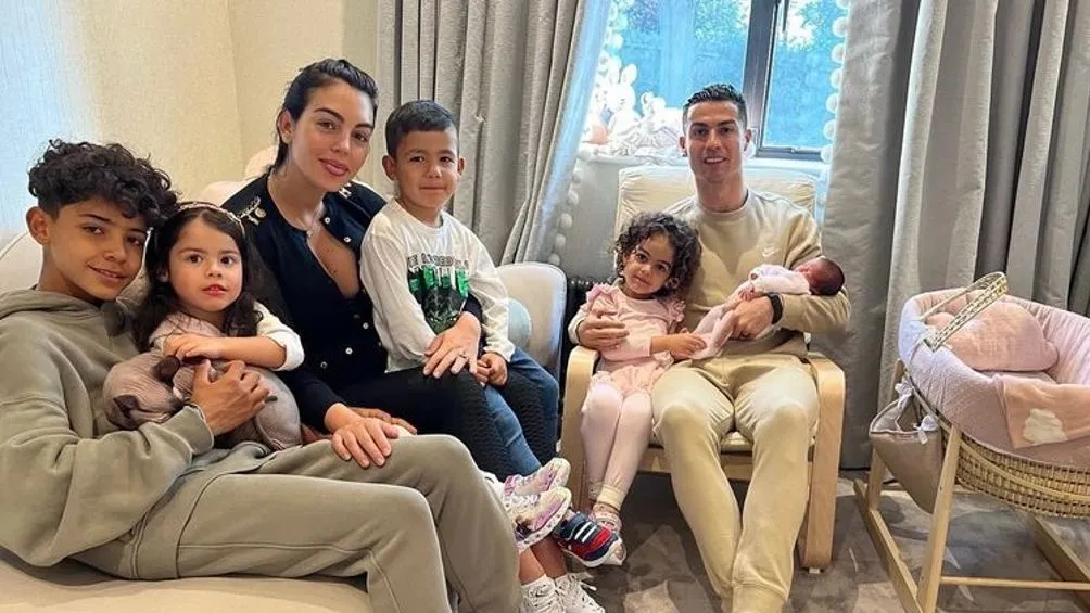 INSTAGRAM | @CRISTIANO Cristiano Ronaldo junto a toda su familia