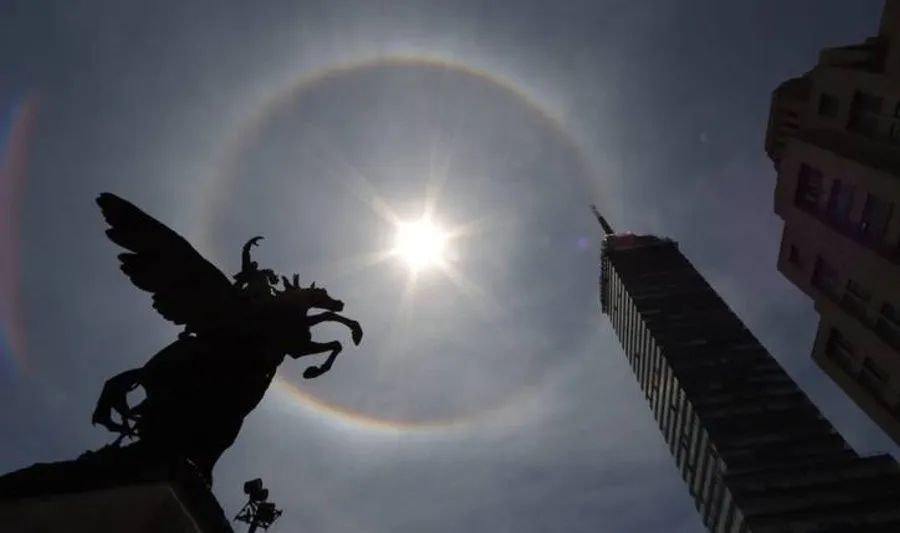 TWITTER @El4toPODERmx El fenómeno natural en la Ciudad de México
