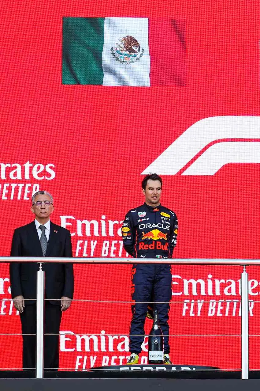 MEXSPORTS Checo Pérez tras su podio en el GP de Bakú