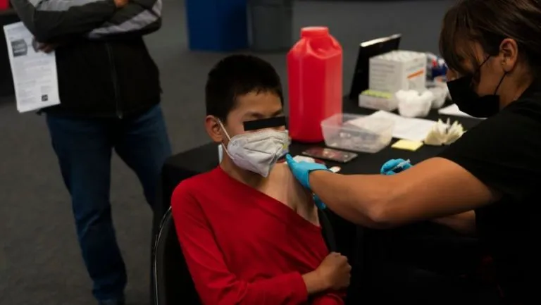 AP Vacunación anti Covid-19 a un menor