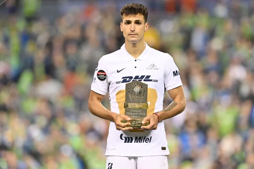 IMAGO 7 Dinenno con el reconocimiento de goleador de la Concacaf 2022