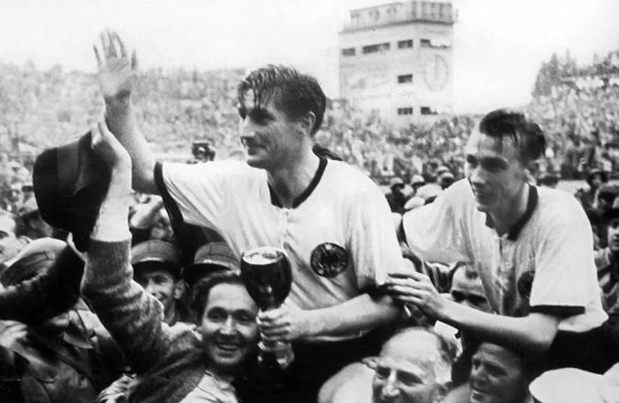 ESPECIAL Alemania celebra título en Suiza 1954