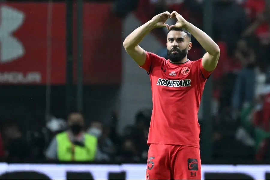 IMAGO7 Alexis Canelo durante un partido con Toluca