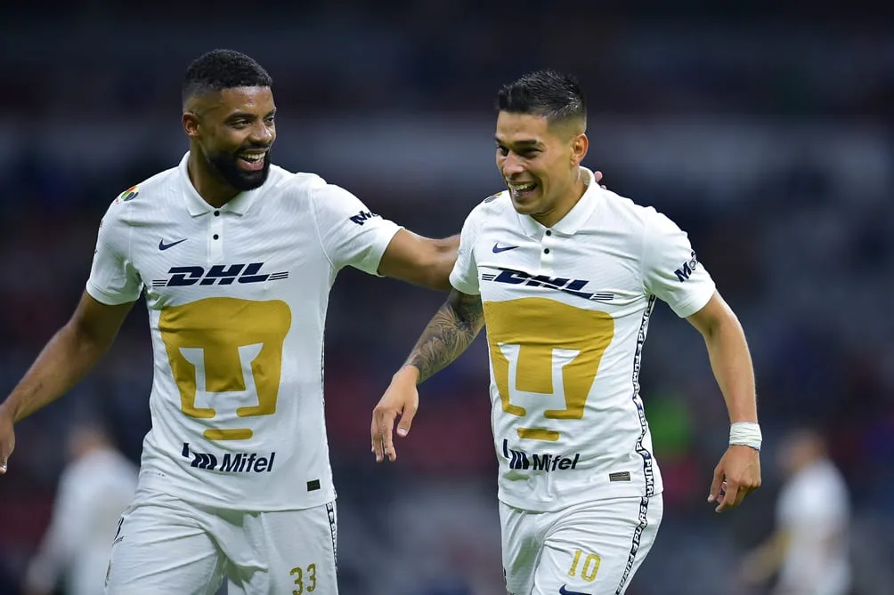 MEXSPORT Diogo de Oliveira festeja gol de Pumas