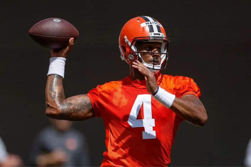 AP Deshaun Watson entrenando con los Browns