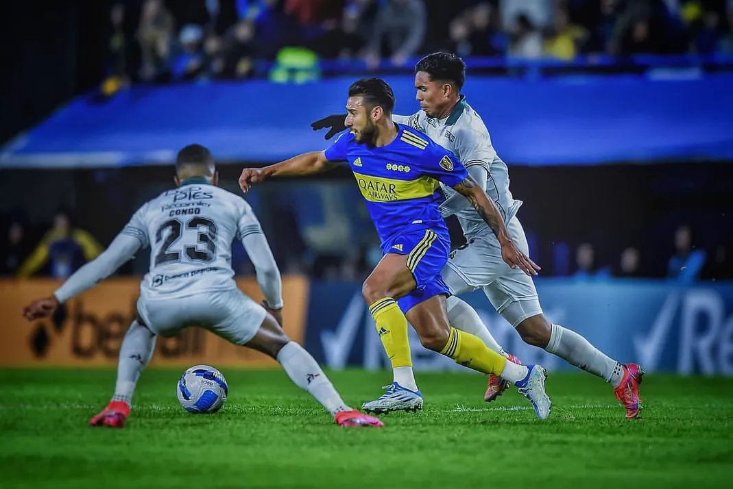 INSTAGRAM: @totosalvio Eduardo Salvio en partido con Boca