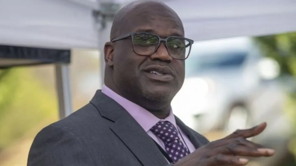 AP O'Neal platicó con la familia de uno de los fallecidos