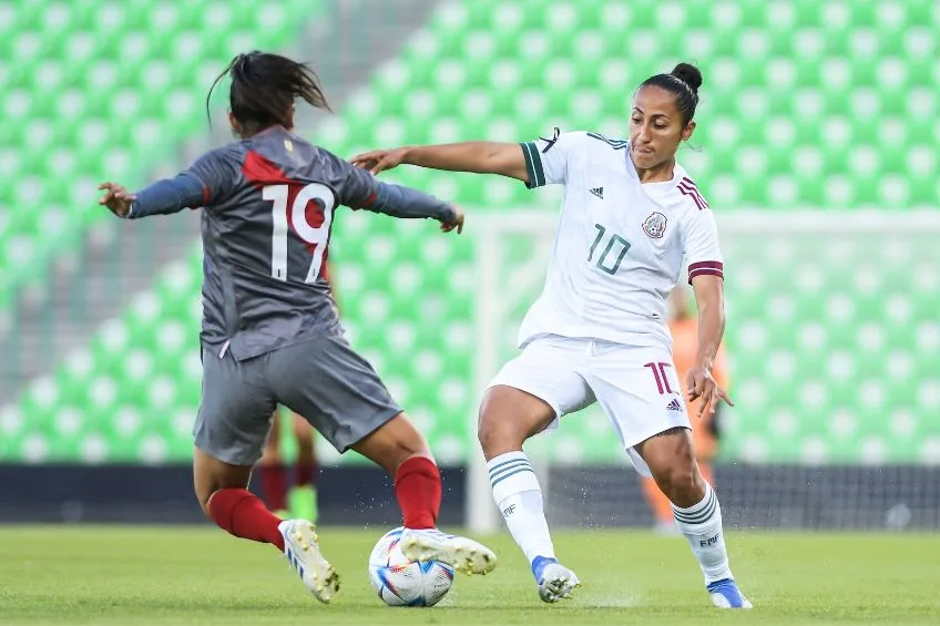 MEXSPORT Stephany Mayor durante un partido de México