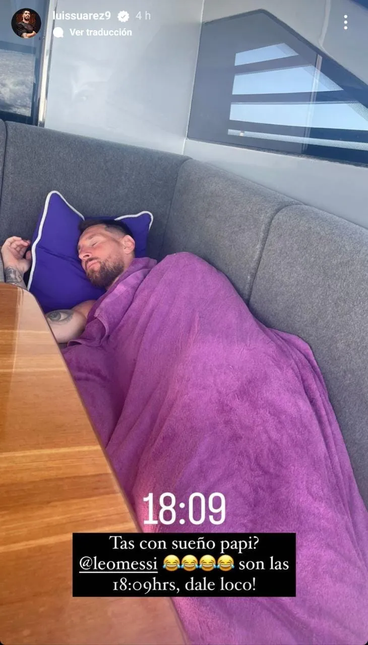 INSTAGRAM: @luissuarez9 Lionel Messi se quedó dormido tras la fiesta