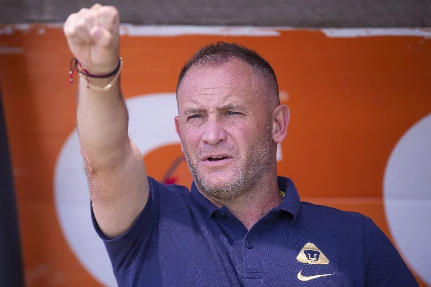 MEXSPORTS Andrés Lillini previo a un partido de Pumas