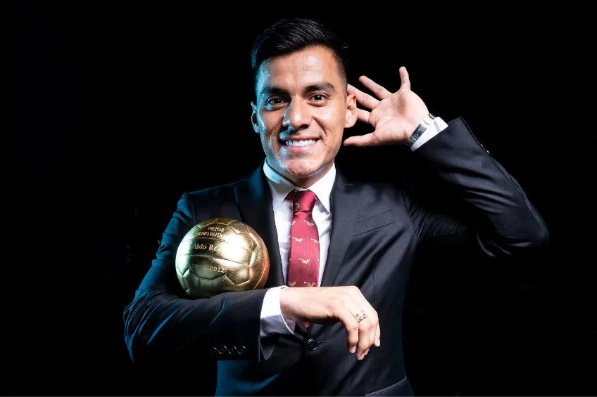 IMAGO7 Aldo Rocha con su Balón de Oro