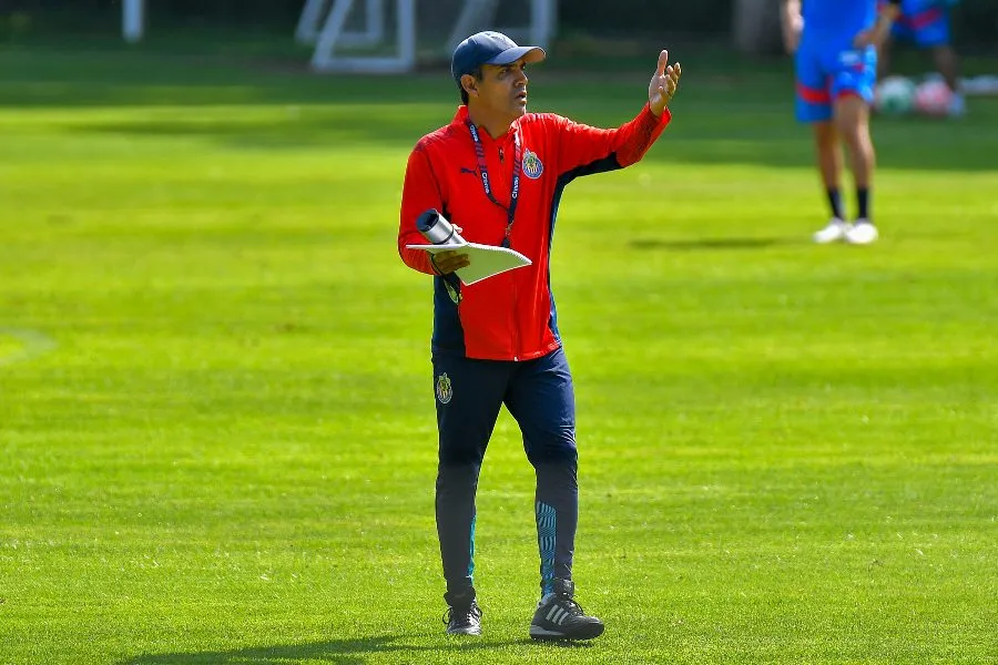 IMAGO7 Ricardo Cadena en un entrenamiento de Chivas