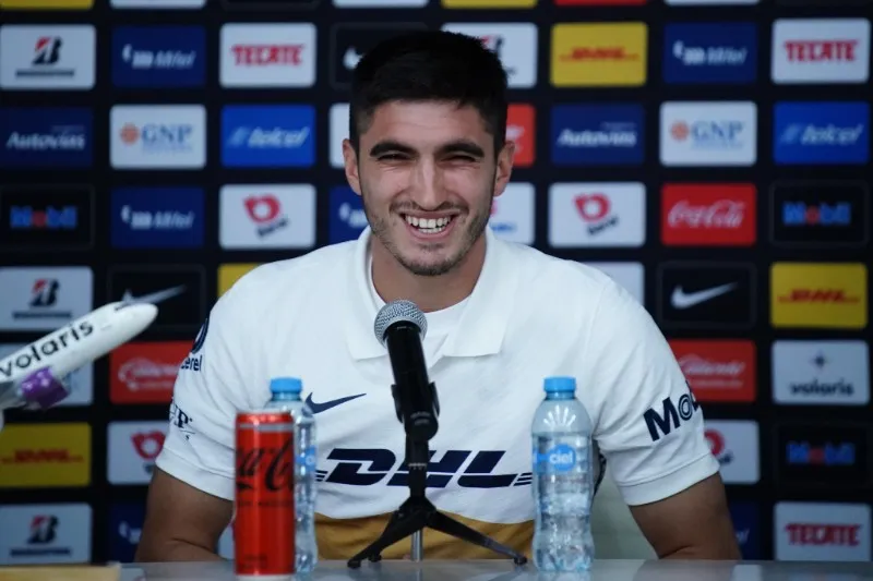 IMAGO7 Gustavo del Prete en conferencia de prensa