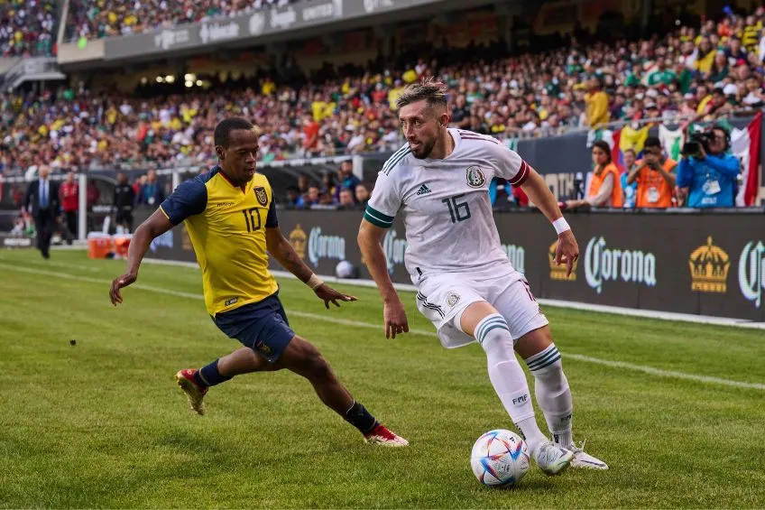 MEXSPORT Héctor Herrera durante un partido de México