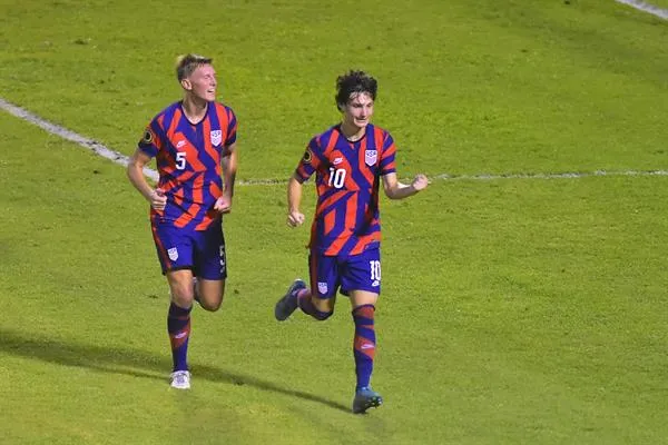 EFE Paxten Aaronson en festejo con Estados Unidos