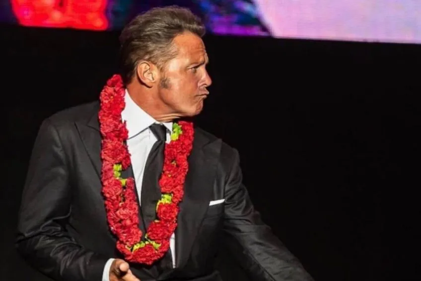 TWITTER: @LMXLM Luis Miguel durante un concierto