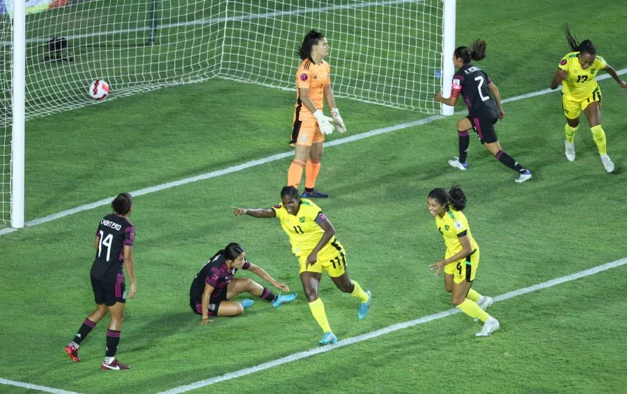 IMAGO7 Shaw celebra su anotación