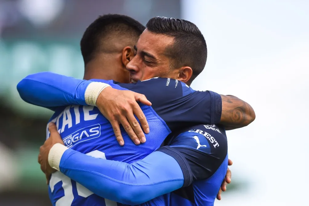 MEXSPORT Rodrigo Aguirre festeja con Funes Mori