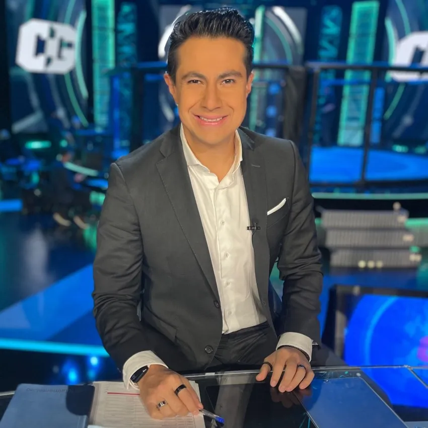 ESPECIAL Leo Riaño, colaborador de RÉCORD estará en Combate Global