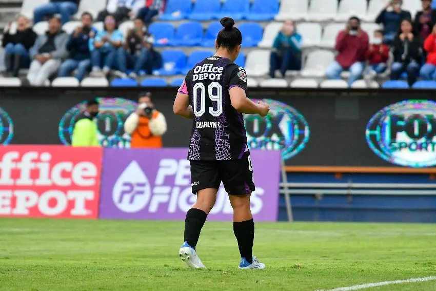 IMAGO 7 Charlyn Corral en un partido de Pachuca Femenil