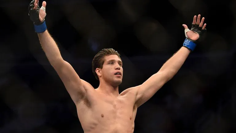 UFC Brian Ortega celebra en UFC