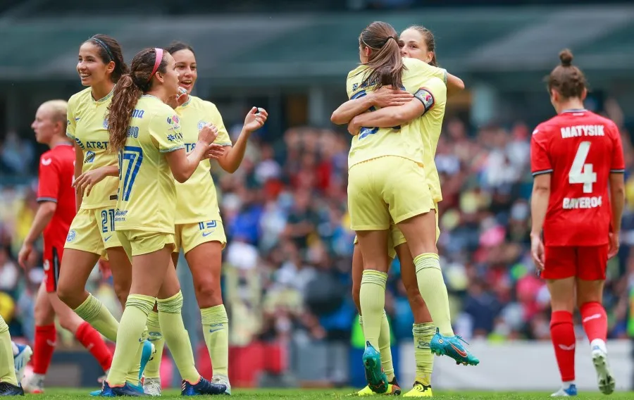 MEXSPORT Jugadoras de América celebran gol ante Bayer Leverkusen