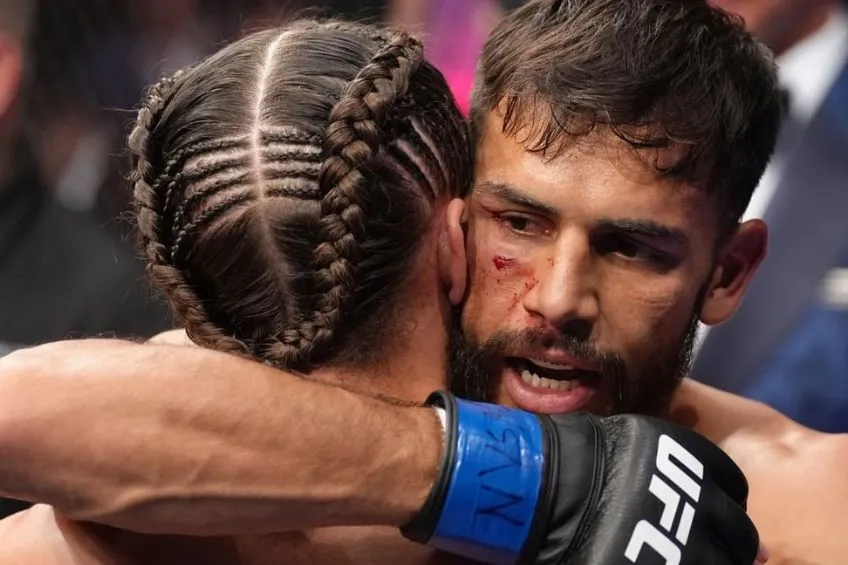 INSTAGRAM: @UFC Pantera Rodríguez y Brian Ortega tras el combate