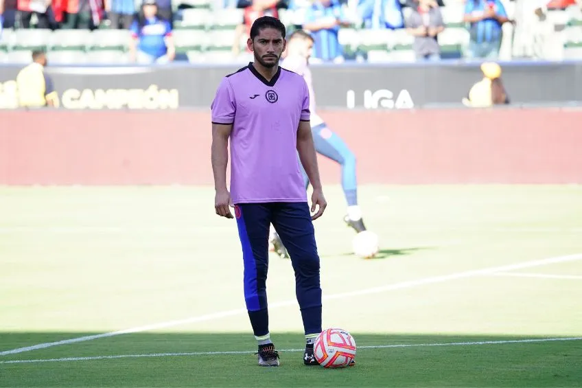 IMAGO7 Jesús Corona previo a un partido de Cruz Azul