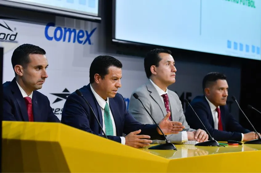 IMAGO7 Armando Archundia en conferencia de prensa