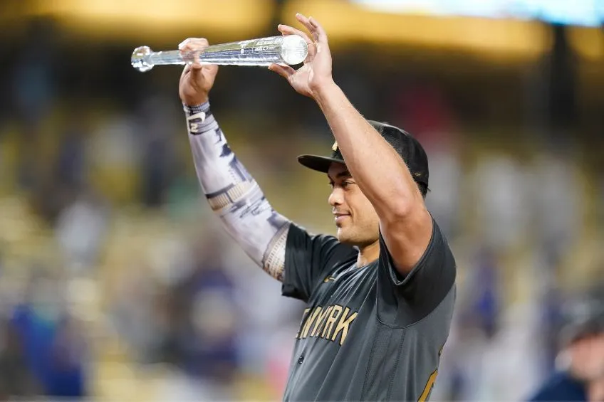 AP Giancarlo Stanton tras proclamarse como el Jugador Más Valioso