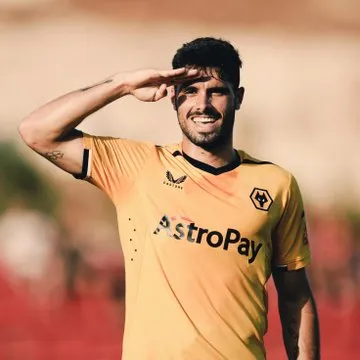 TWITTER @wolves Neves en festejo con Wolverhampton
