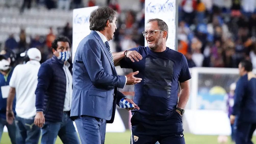 IMAGO7 Guillermo Almada y Andrés Lillini conversan en el encuentro