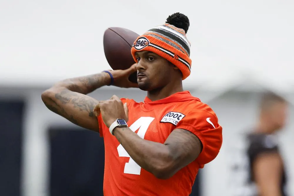 AP Deshaun Watson en una práctica de los Browns