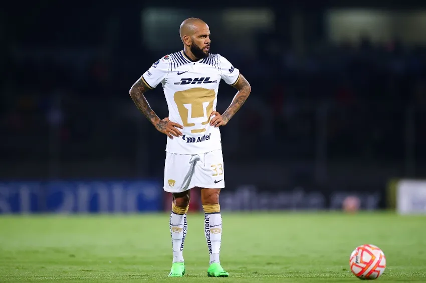 IMAGO 7 Dani Alves es su partido debut con Pumas