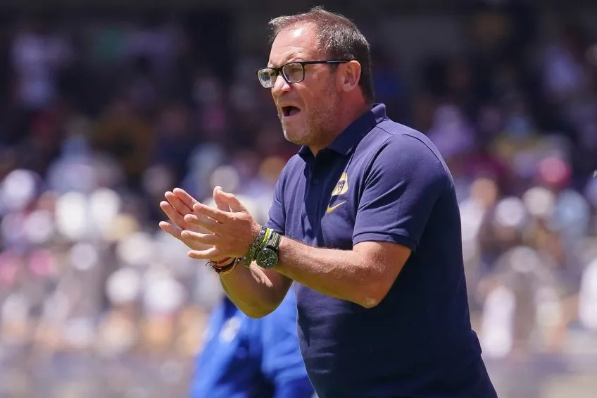 IMAGO7 Andrés Lillini dirigiendo a Pumas