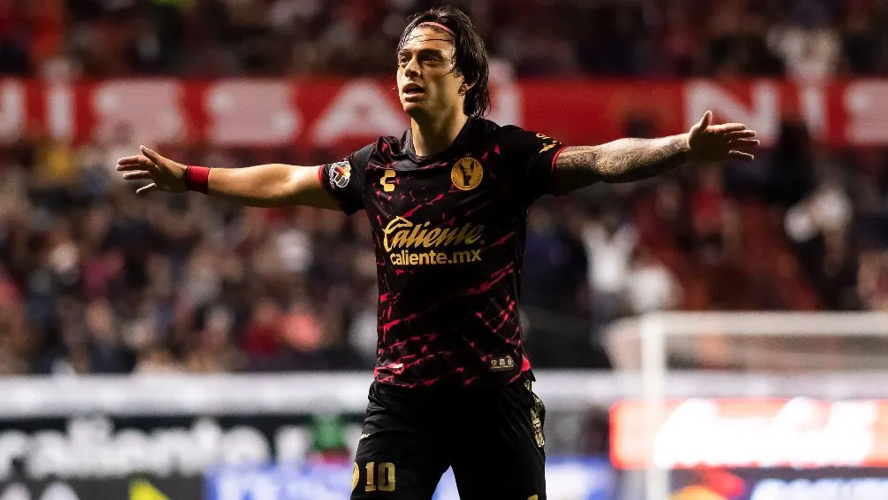 IMAGO7 Montecinos celebró la tercera victoria en fila de los Xolos