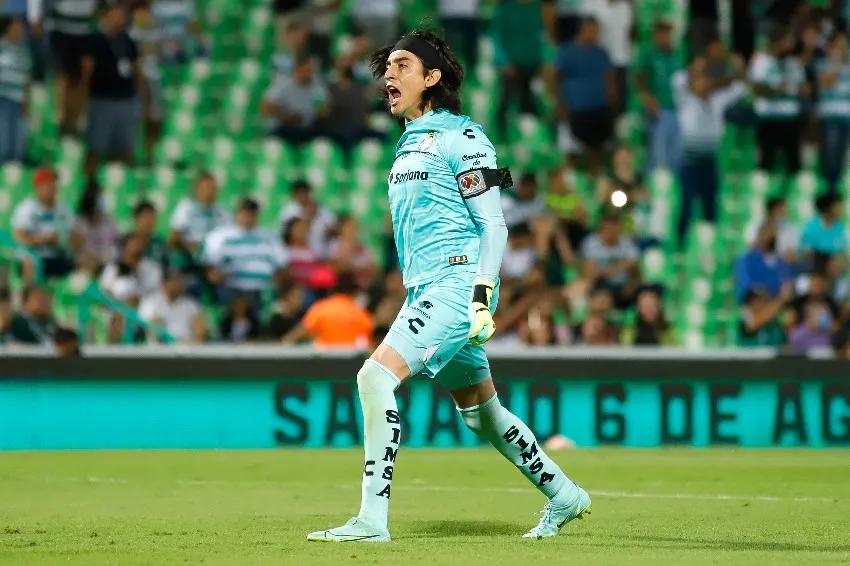 IMAGO 7 Carlos Acevedo celebrando un gol de Santos