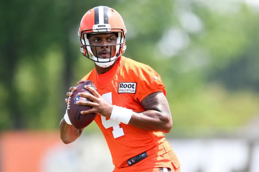 AP Deshaun Watson entrenando con los Browns