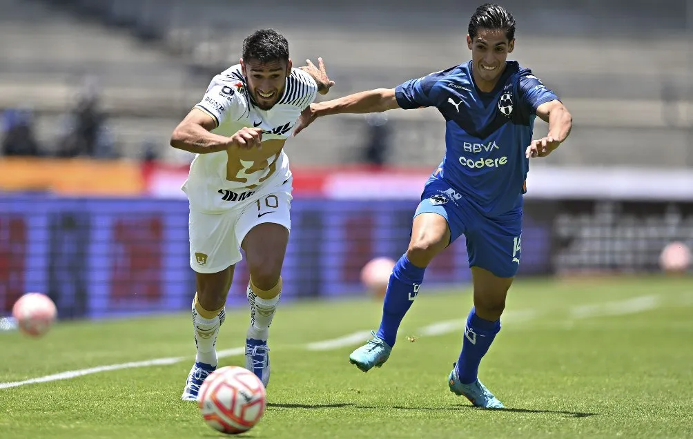 IMAGO7 Toto Salvio en acción con Pumas ante Rayados
