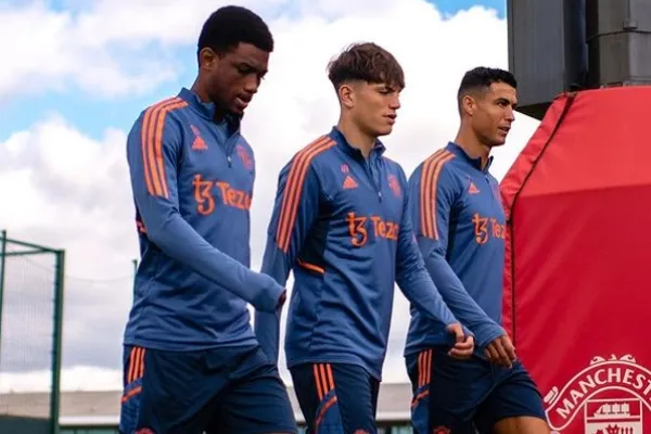 INSTAGRAM @CRISTIANO El Bicho en entrenamiento con los Red Devils