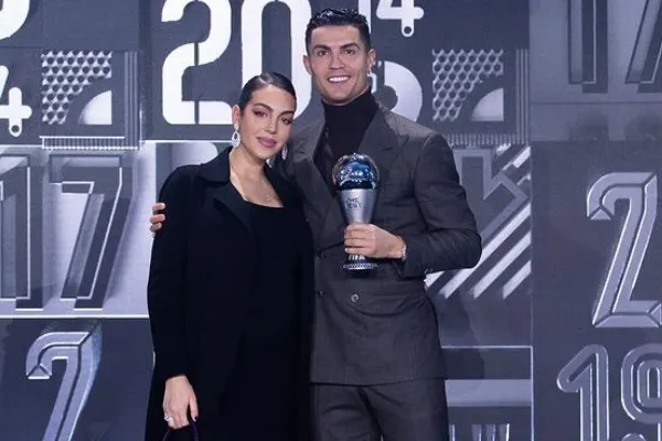 INSTAGRAM @GEORGINIAGIO La modelo y el futbolista han formado una familia