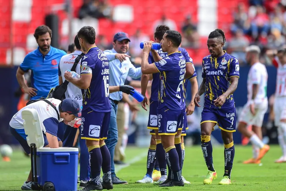 MEXSPORT André Jardine da indicaciones a sus jugadores